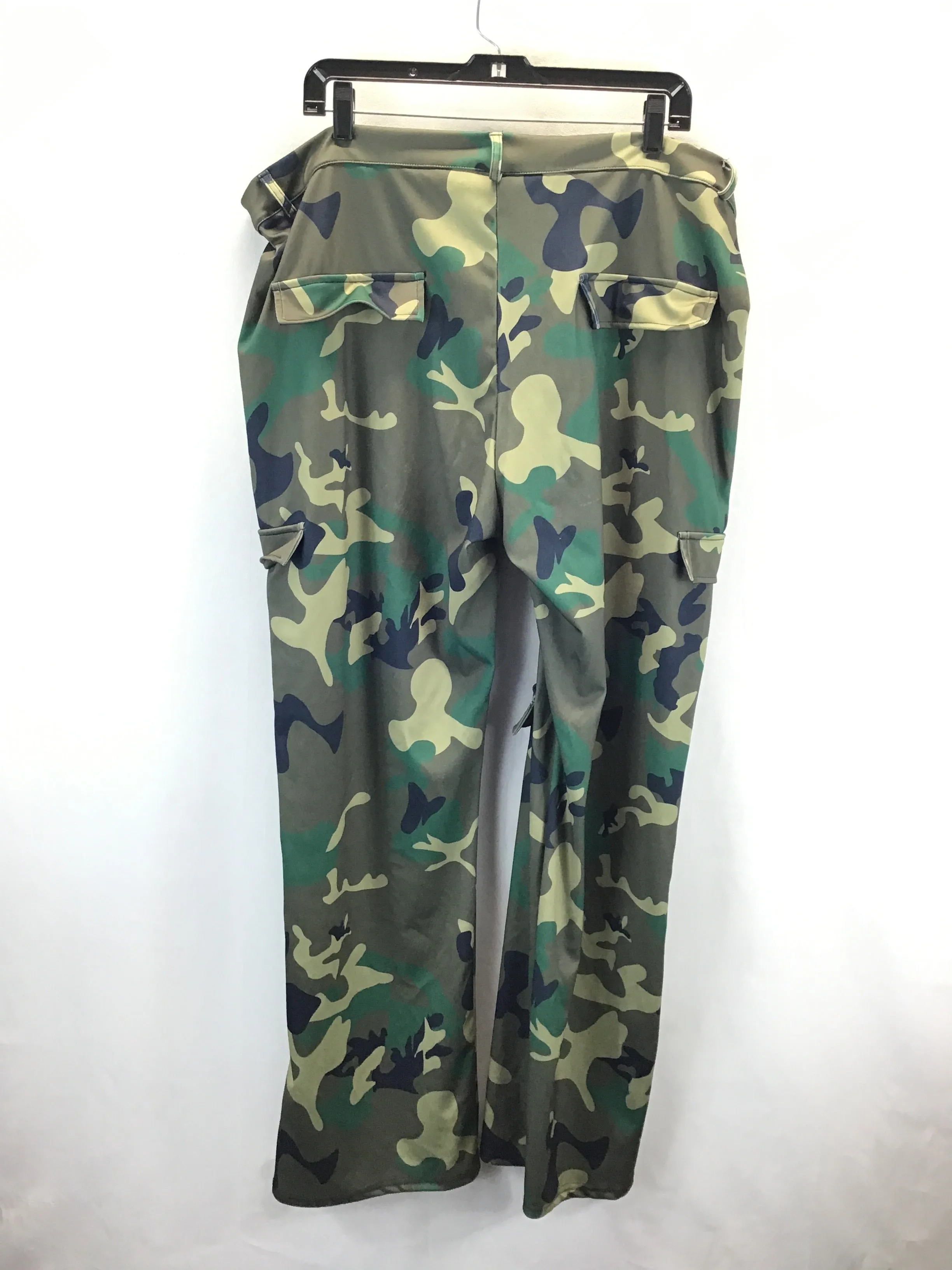 Pants Cargo & Utility By Clothes Mentor In Camouflage Print, Size: 1x